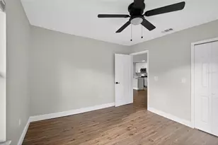 1724 E Mulberry Dr, Tampa, FL 33604 - Photo 25