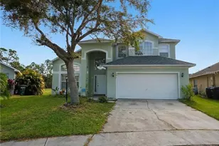 546 Eagle Pointe S, Kissimmee, FL 34746 - Photo 1