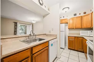 100 Sweetgum Woods Ct, Deltona, FL 32725 - Photo 11