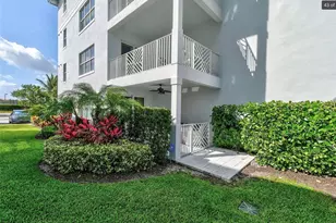 915 Bay Colony Dr S, Juno Beach, FL 33408 - Photo 1