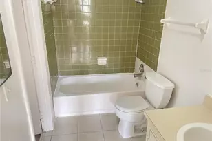 2352 Huntington Green Ct, Orlando, FL 32839 - Photo 9