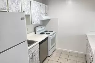 2352 Huntington Green Ct, Orlando, FL 32839 - Photo 3