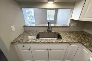 7113 E Bank Dr, Tampa, FL 33617 - Photo 5