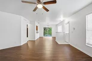 9620 Charlesberg Dr, Tampa, FL 33635 - Photo 7