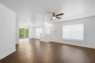 9620 Charlesberg Dr, Tampa, FL 33635 - Photo 5