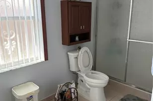 5033 Foxcroft Ct, Orlando, FL 32808 - Photo 9