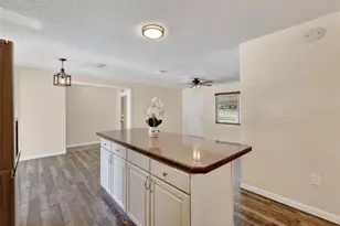 405 Tropic Cir, Fruitland Park, FL 34731 - Photo 7