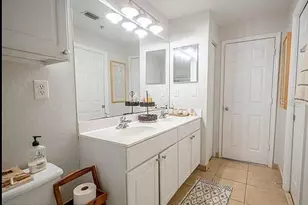 5202 Hampton Beach Pl, Tampa, FL 33609 - Photo 9