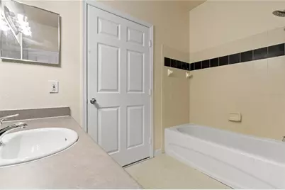 6021 Westgate Drive #823, Orlando, FL 32835 - Photo 19