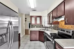 7212 Alston Ct, Orlando, FL 32835 - Photo 3