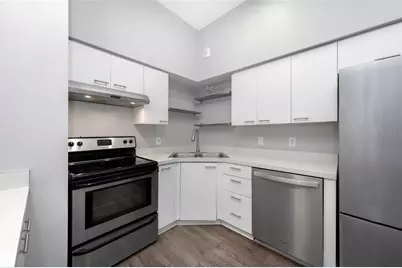 701 Mirror Lake Dr N Drive N #118, Saint Petersburg, FL 33701 - Photo 15