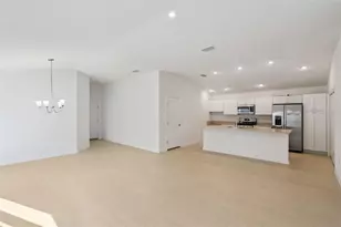 7548 Kuenher Ct, The Villages, FL 34762 - Photo 3