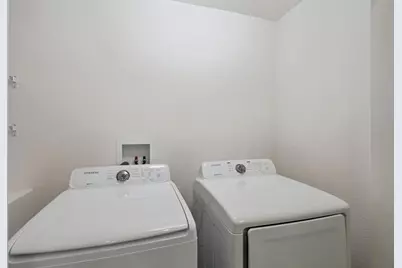 7548 Kuenher Court, The Villages, FL 34762 - Photo 17