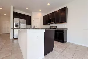 7011 Towne Lake Rd, Riverview, FL 33578 - Photo 9