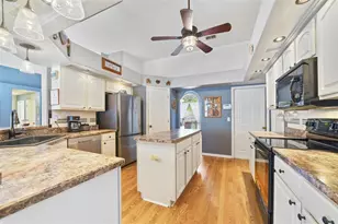 124 Country Lakes Cir, Groveland, FL 34736 - Photo 9