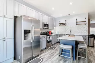 8050 King Palm Cir, Kissimmee, FL 34747 - Photo 9