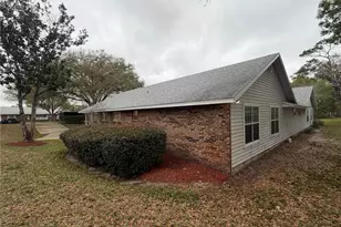 2535 S Glen Eagles Dr, Deland, FL 32724 - Photo 23