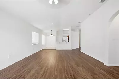 6821 Aramon Court, Wesley Chapel, FL 33545 - Photo 9