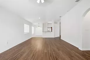 6821 Aramon Ct, Wesley Chapel, FL 33545 - Photo 9