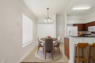 6821 Aramon Ct, Wesley Chapel, FL 33545 - Photo 3