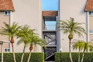 1310 Glen Oaks Dr E, Sarasota, FL 34232 - Photo 1