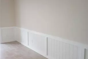 1310 Glen Oaks Dr E, Sarasota, FL 34232 - Photo 11