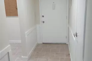 1310 Glen Oaks Dr E, Sarasota, FL 34232 - Photo 9