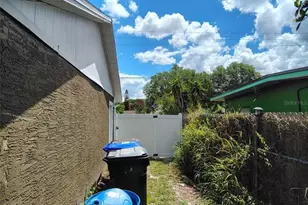 902 N Thacker Ave, Kissimmee, FL 34741 - Photo 27