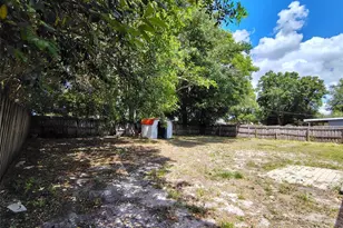 902 N Thacker Ave, Kissimmee, FL 34741 - Photo 25
