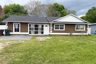 902 N Thacker Ave, Kissimmee, FL 34741 - Photo 1