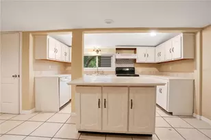 38341 Palm Grove Dr, Zephyrhills, FL 33542 - Photo 13