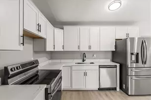 930 Radcliff St, Deltona, FL 32725 - Photo 5