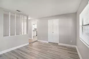 1027 Pine Grove Dr, Brandon, FL 33511 - Photo 3