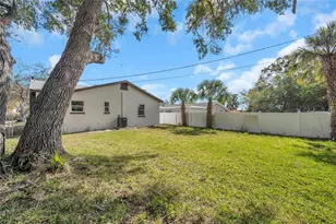 2703 18th St S, Saint Petersburg, FL 33712 - Photo 23
