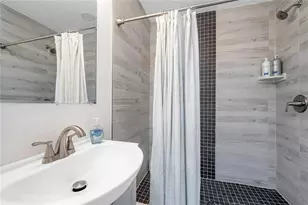 2703 18th St S, Saint Petersburg, FL 33712 - Photo 19