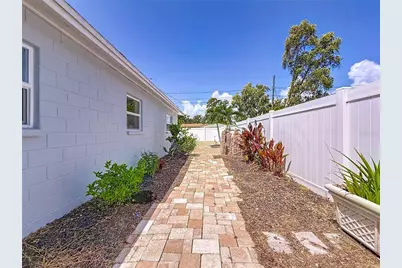 3768 Arkansas Avenue NE, Saint Petersburg, FL 33703 - Photo 37
