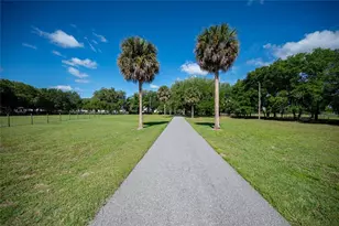 3313 Westshore Dr, Saint Cloud, FL 34772 - Photo 9