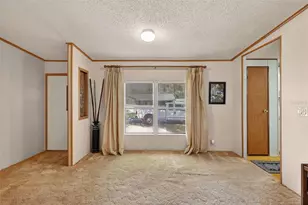 904 Maplewood St, Tavares, FL 32778 - Photo 15