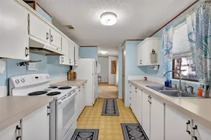 904 Maplewood St, Tavares, FL 32778 - Photo 21