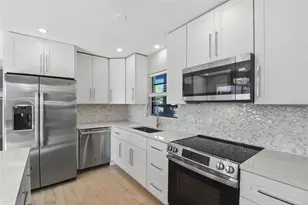 405 Shore Dr E, Oldsmar, FL 34677 - Photo 29