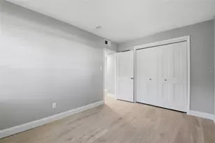 405 Shore Dr E, Oldsmar, FL 34677 - Photo 35