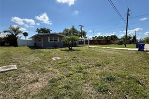 3657 Kelly St, Fort Myers, FL 33901 - Photo 3