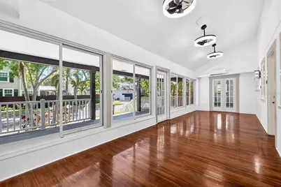 1330 Cherry Street NE, Saint Petersburg, FL 33701 - Photo 9