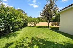 7773 Debeaubien Dr, Orlando, FL 32835 - Photo 37