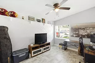 2110 W Okaloosa Ave, Tampa, FL 33604 - Photo 15