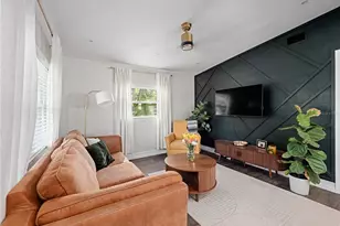 106 E Jinkins Cir, Sanford, FL 32773 - Photo 7