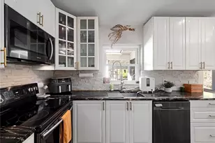 106 E Jinkins Cir, Sanford, FL 32773 - Photo 13