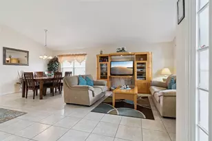 967 Lake Berkley Dr, Kissimmee, FL 34746 - Photo 17