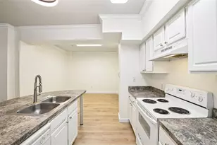 911 N Orange Ave, Orlando, FL 32801 - Photo 11