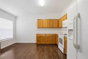 5751 Autumn Shire Dr, Zephyrhills, FL 33541 - Photo 11